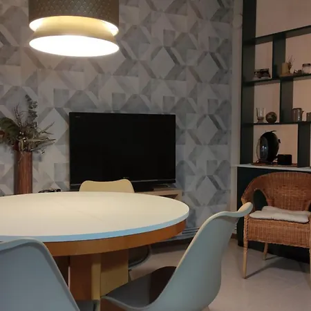 Lo Peressall Blau Apartment *